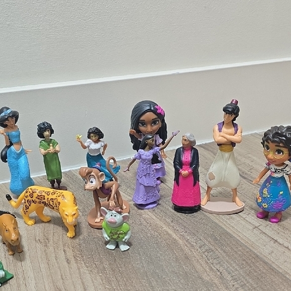 Mini Disney Characters - Picture 3 of 4